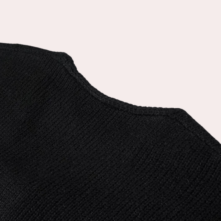 Betty - A classic and luxurious women's waistcoat that impresses with its elegance