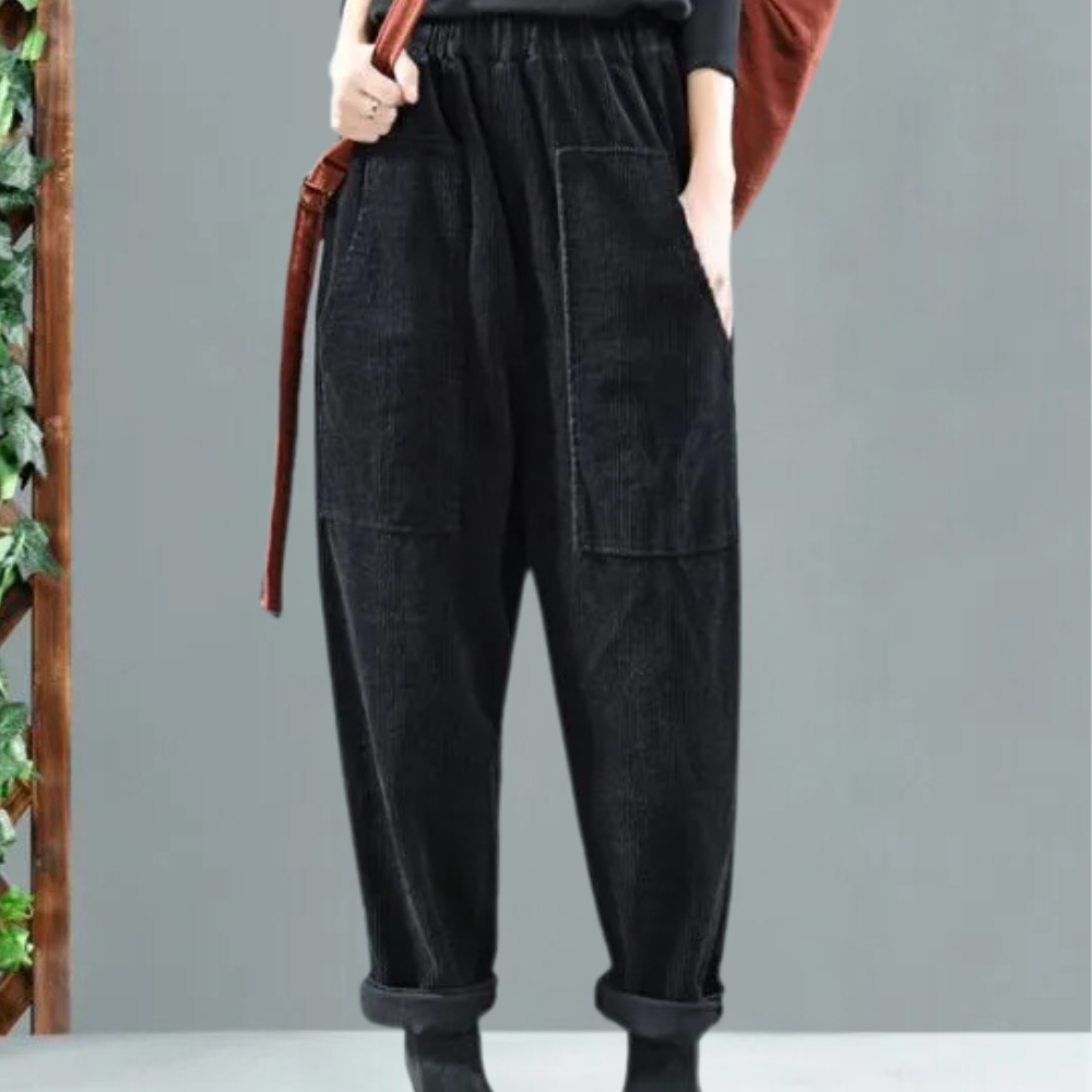 LAIA - Elegant corduroy trousers for fashion-forward women