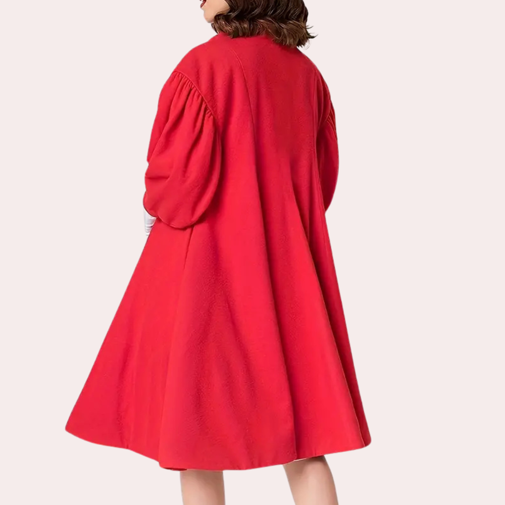 The stylish and versatile LUCIANA coat: elegance for every woman