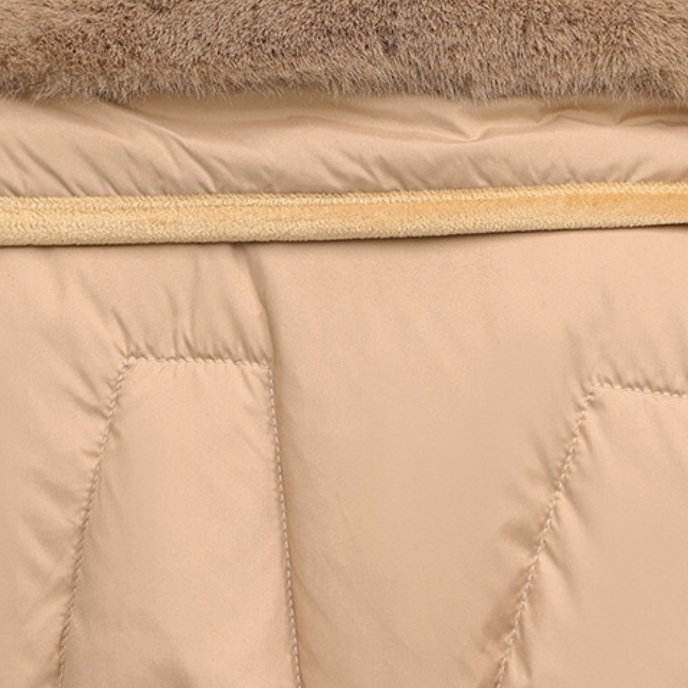 Elegant EMIRA women's coat - style and sophistication in one