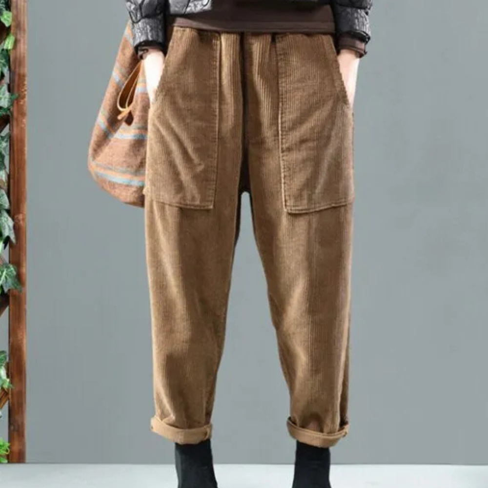 LAIA - Elegant corduroy trousers for fashion-forward women