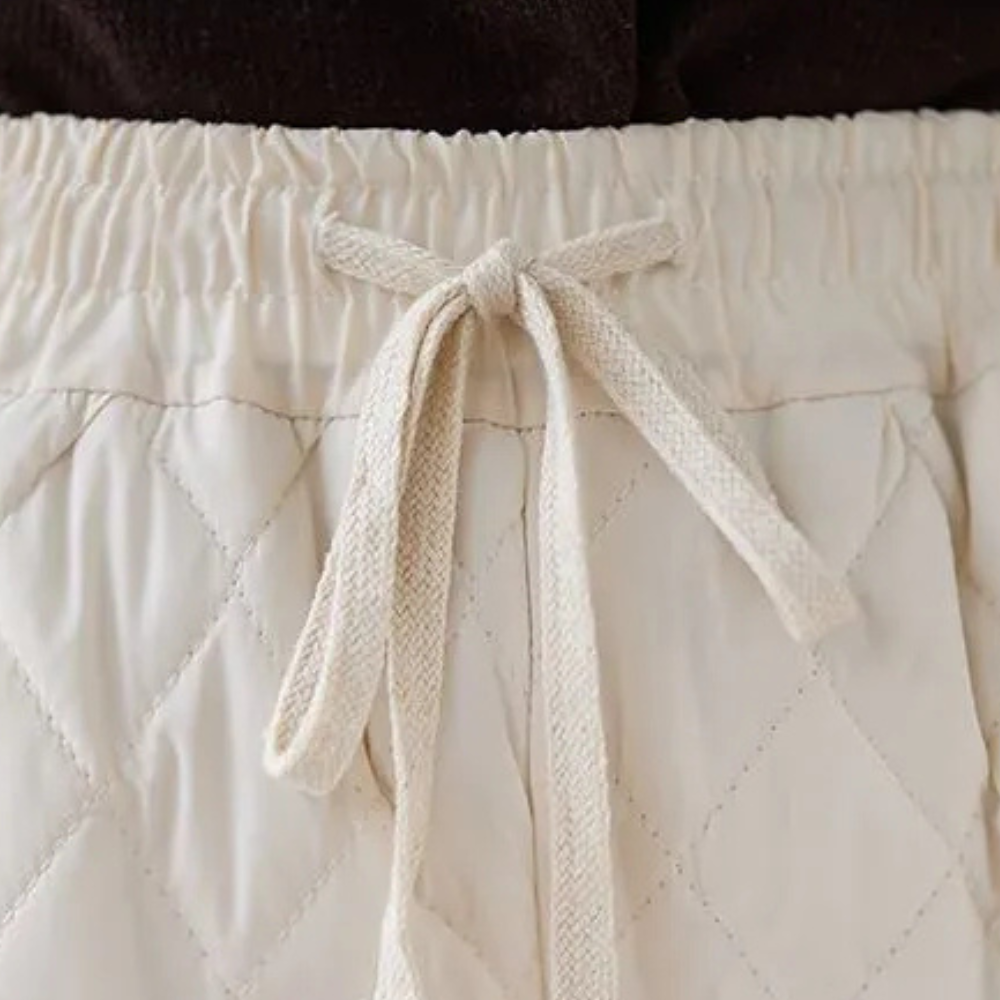 LILIA - Elegant women's trousers to enhance your style