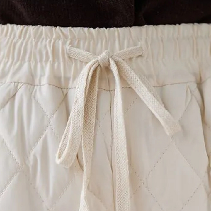LILIA - Elegant women's trousers to enhance your style