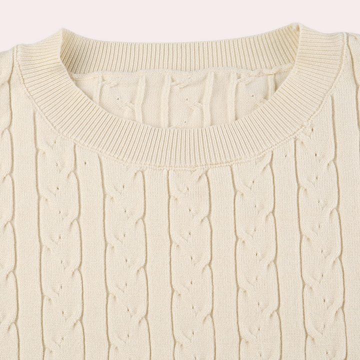 ANISSA - Stylish women's knitwear set with a modern twist