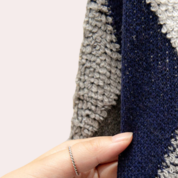 The elegant AMANDA women's jumper - the perfect choice for every woman!