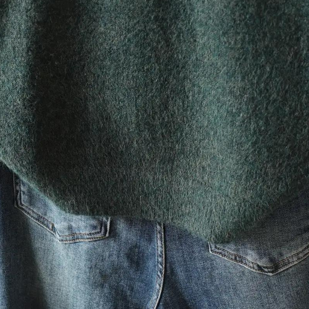 Stylish floral cardigan: perfect for everyday elegant styling