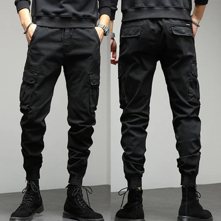 Discover the men's HARRY cargo trousers with 6 practical pockets - the perfect combination of style and functionality!