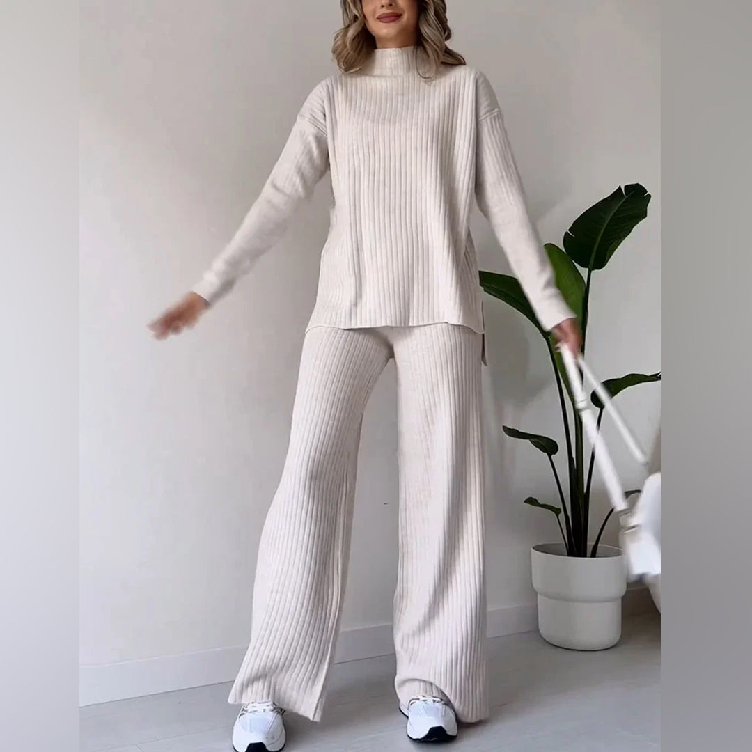 KEELEY - An elegant two-piece set, perfect for chic styling.