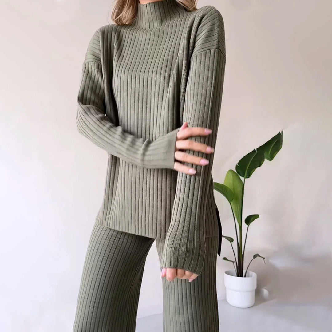 KEELEY - An elegant two-piece set, perfect for chic styling.