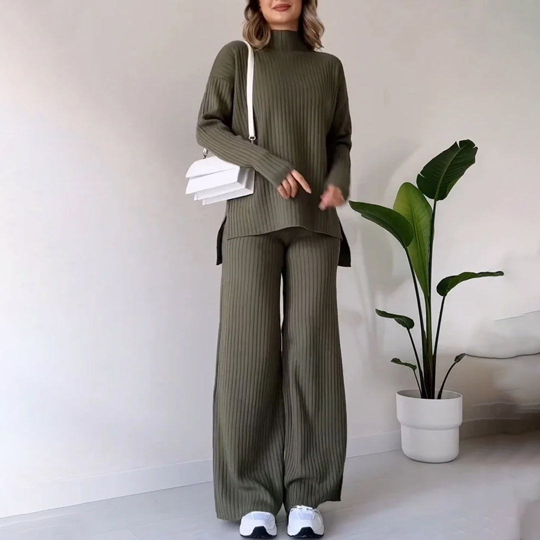 KEELEY - An elegant two-piece set, perfect for chic styling.