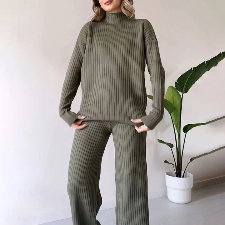 KEELEY - An elegant two-piece set, perfect for chic styling.