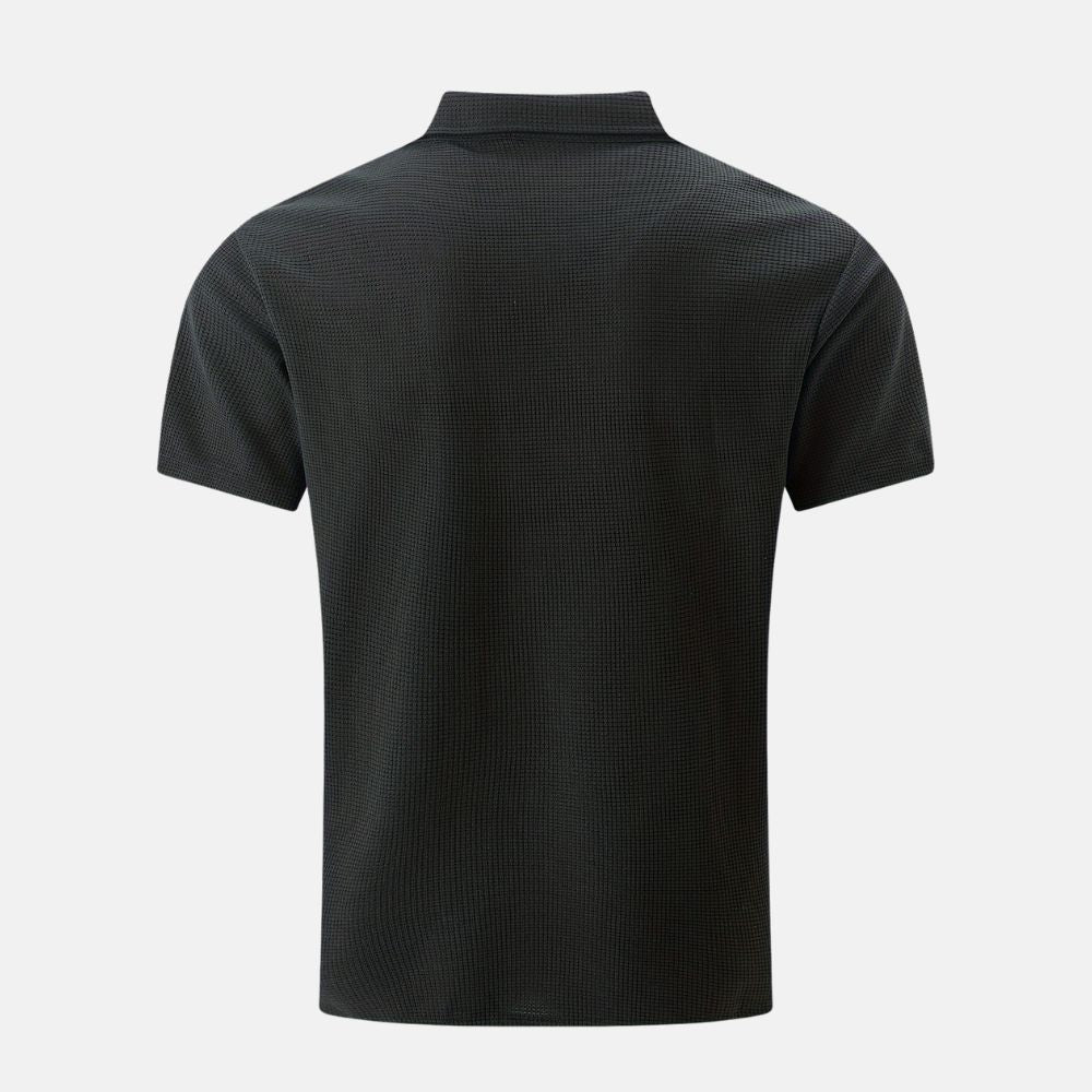 A stylish men's short-sleeved shirt - the perfect choice for everyday looks!