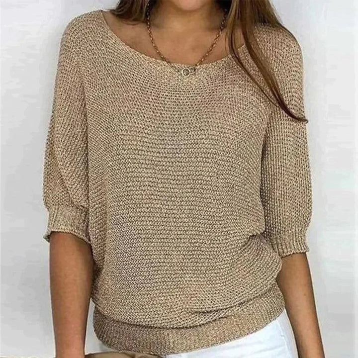 A stylish and comfortable GENEVIEVE blouse: the perfect choice for any occasion!