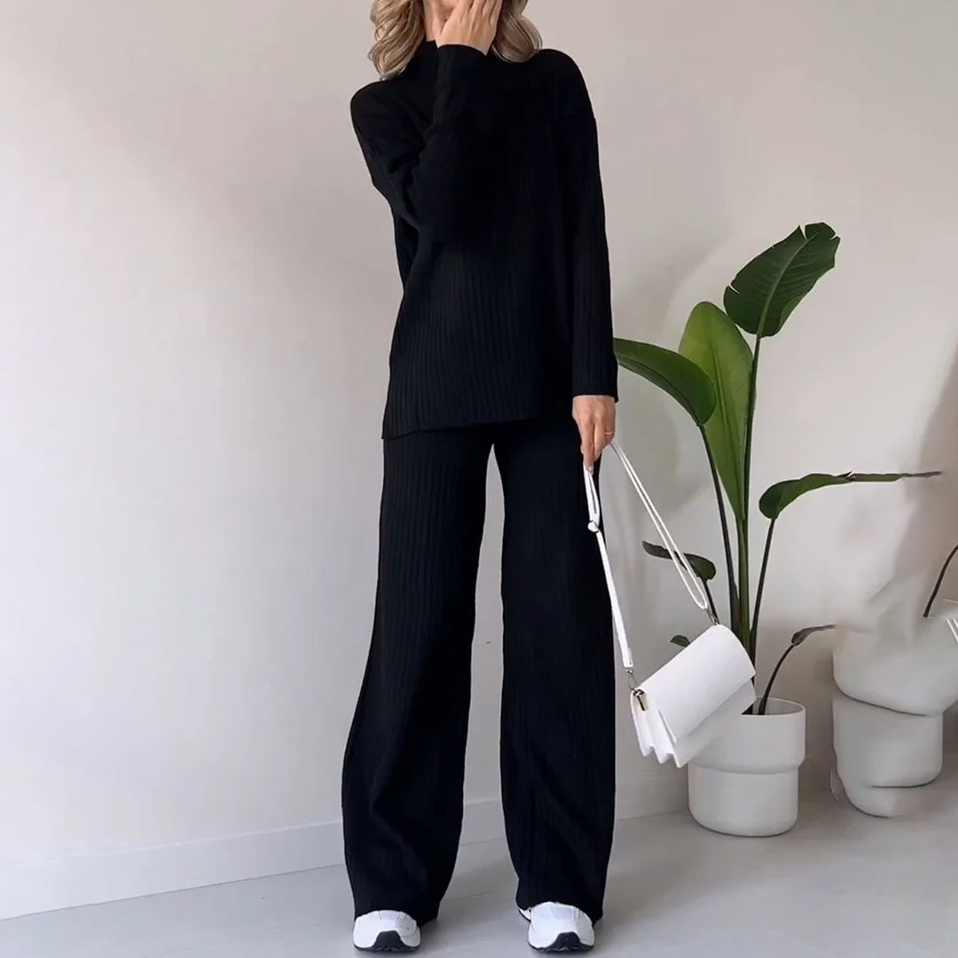 KEELEY - An elegant two-piece set, perfect for chic styling.