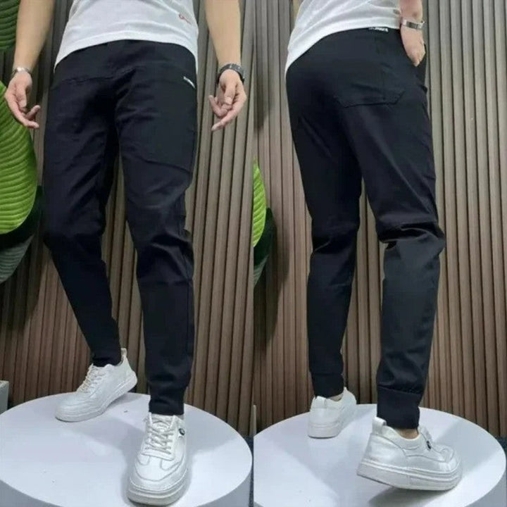 Stylish men's HARRI trousers with multiple pockets that offer the perfect combination of elegance and comfort.