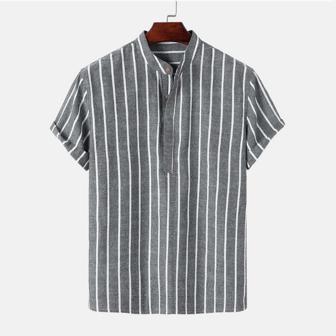 The stylish Johan shirt - the perfect choice for the sophisticated and fashionable!