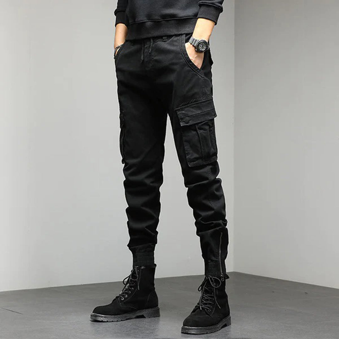 Discover the men's HARRY cargo trousers with 6 practical pockets - the perfect combination of style and functionality!