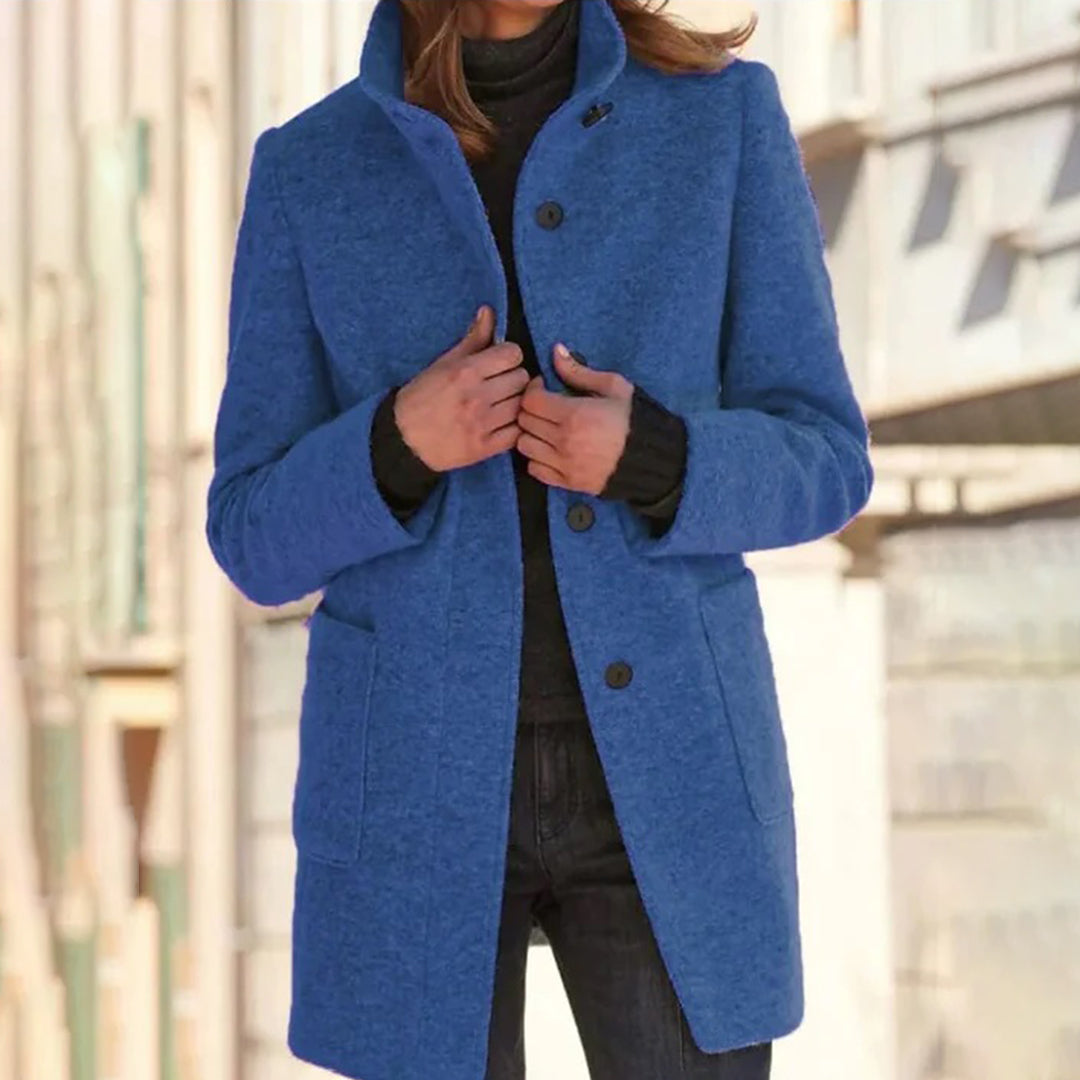 Elegant and comfortable women's coat - a reflection of luxury and style