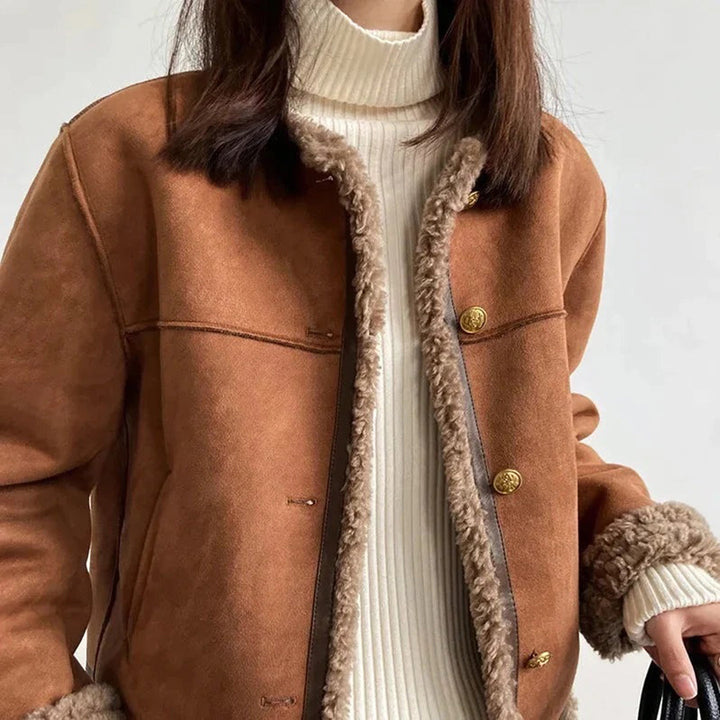 Elegant GEORGIA women's coat - the perfect choice to impress in any situation!