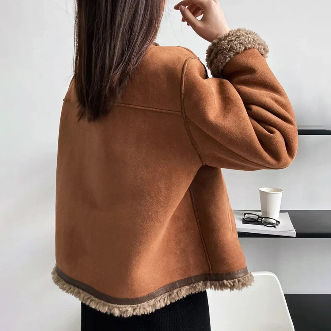 Elegant GEORGIA women's coat - the perfect choice to impress in any situation!