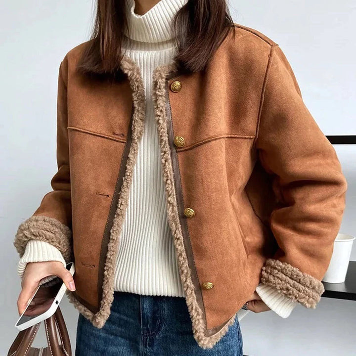 Elegant GEORGIA women's coat - the perfect choice to impress in any situation!