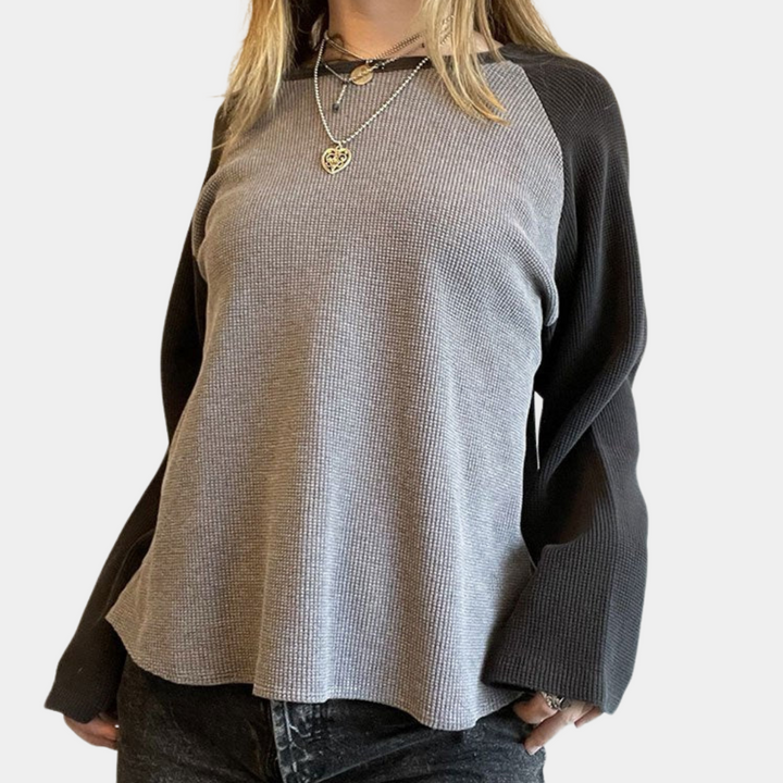The Brigid long-sleeved T-shirt: classic elegance perfect for every moment!