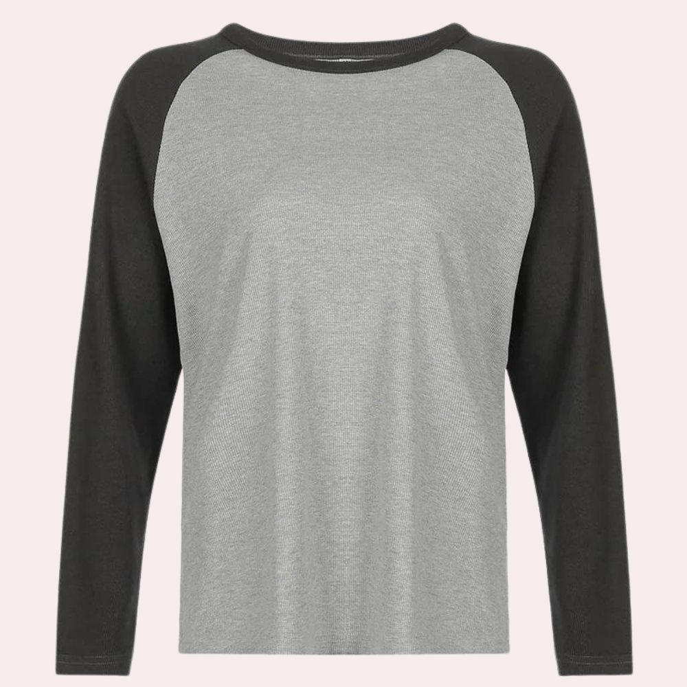 The Brigid long-sleeved T-shirt: classic elegance perfect for every moment!