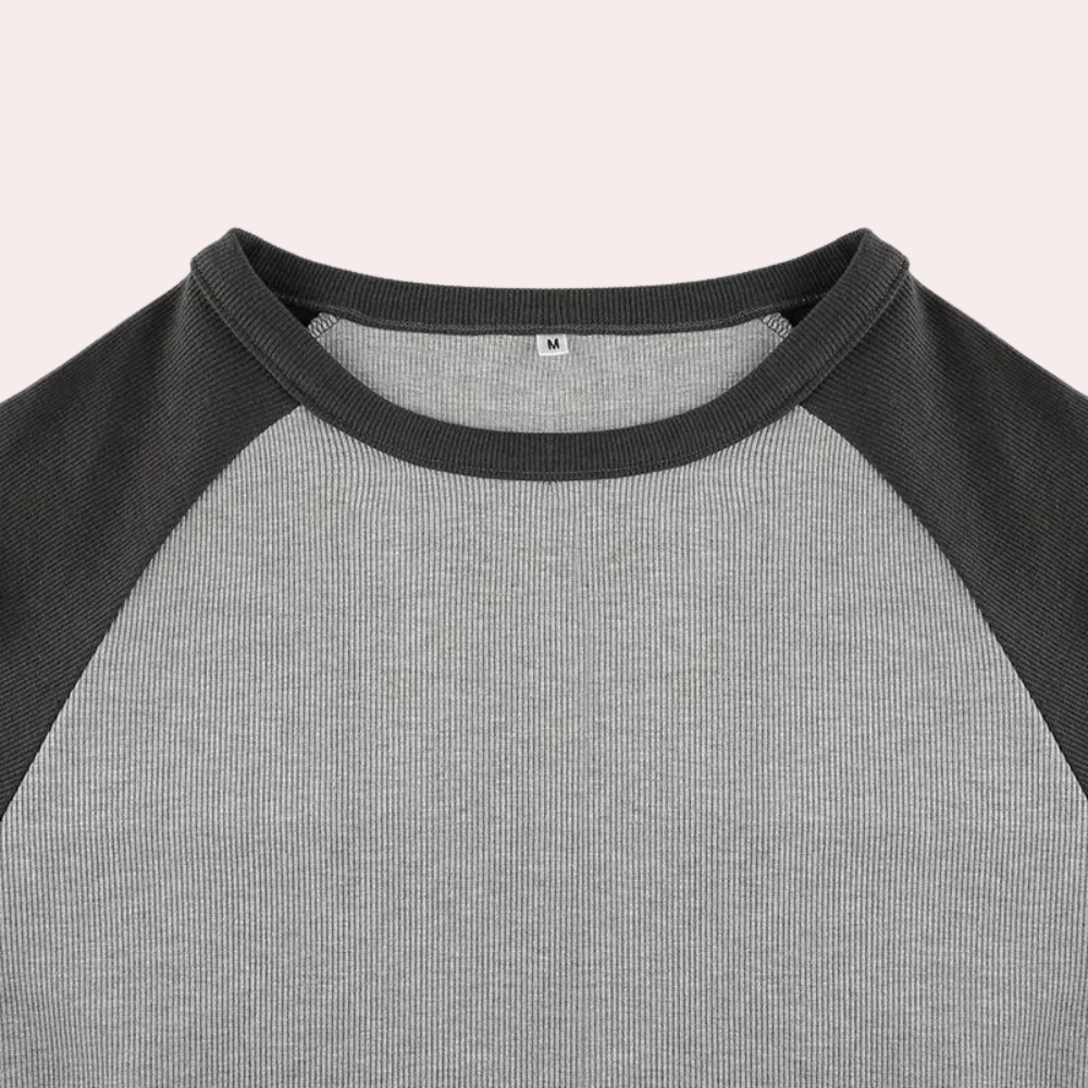 The Brigid long-sleeved T-shirt: classic elegance perfect for every moment!