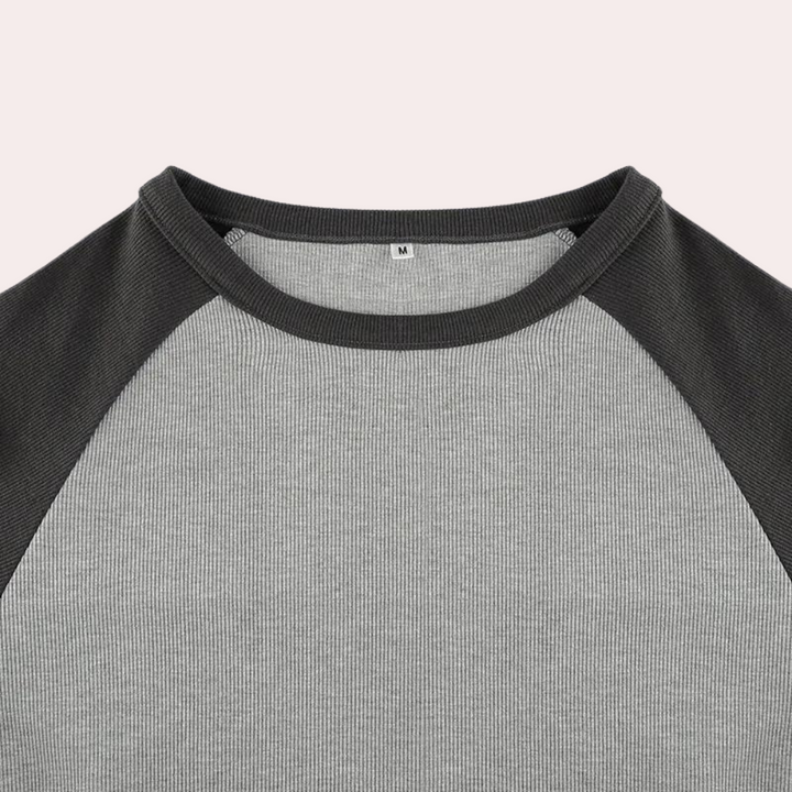 The Brigid long-sleeved T-shirt: classic elegance perfect for every moment!