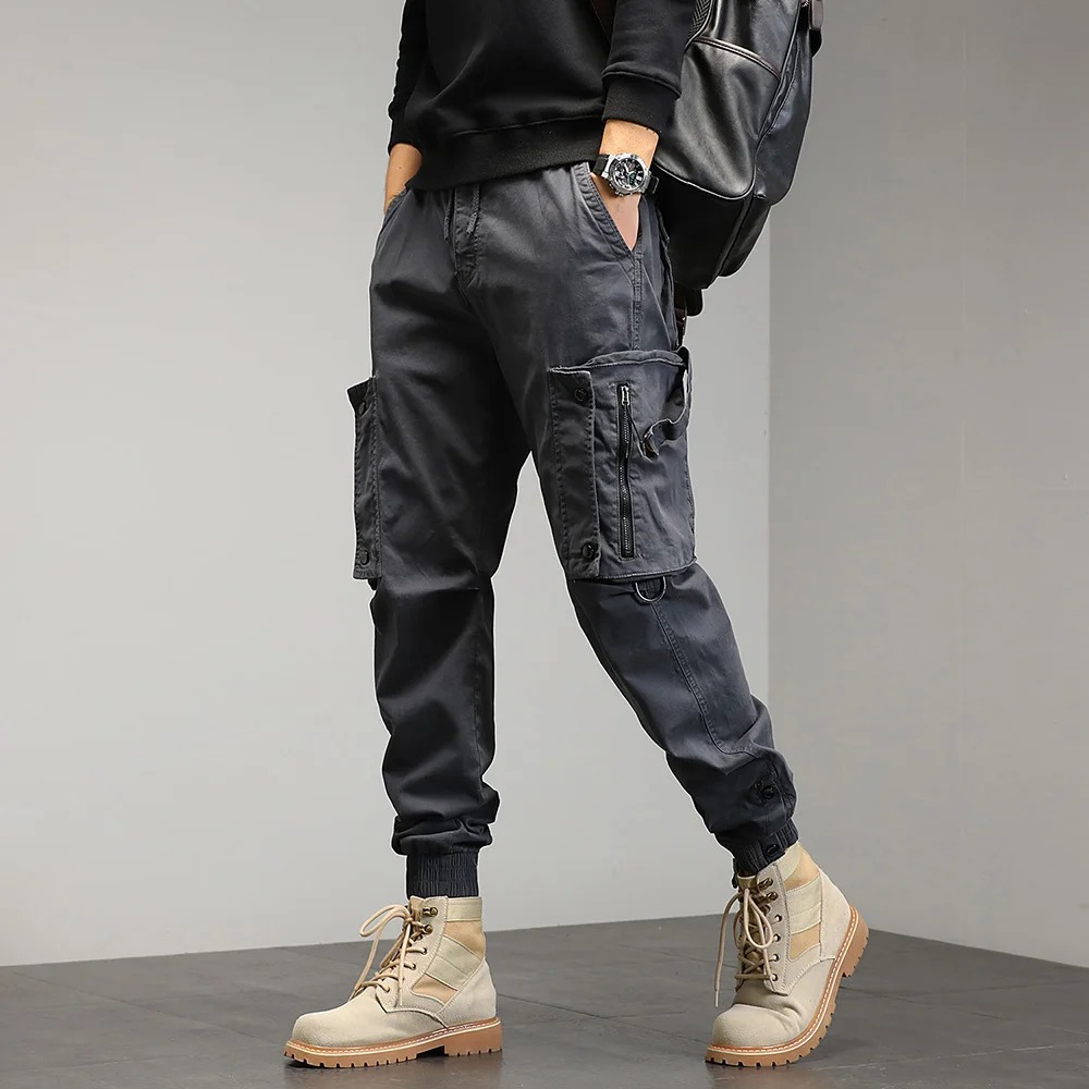 Stylish and extremely comfortable LIAS cargo trousers - the perfect choice for any occasion!