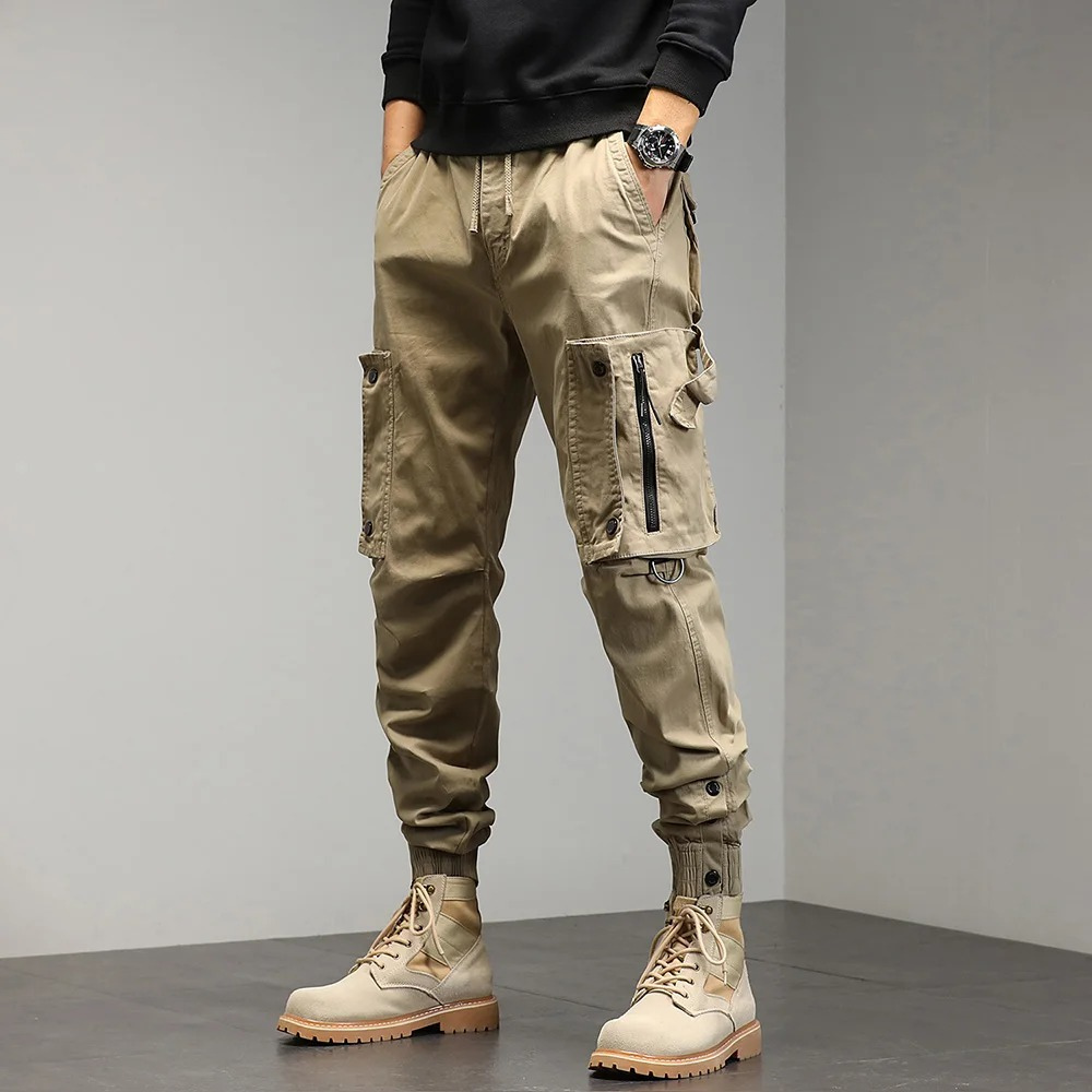 Stylish and extremely comfortable LIAS cargo trousers - the perfect choice for any occasion!