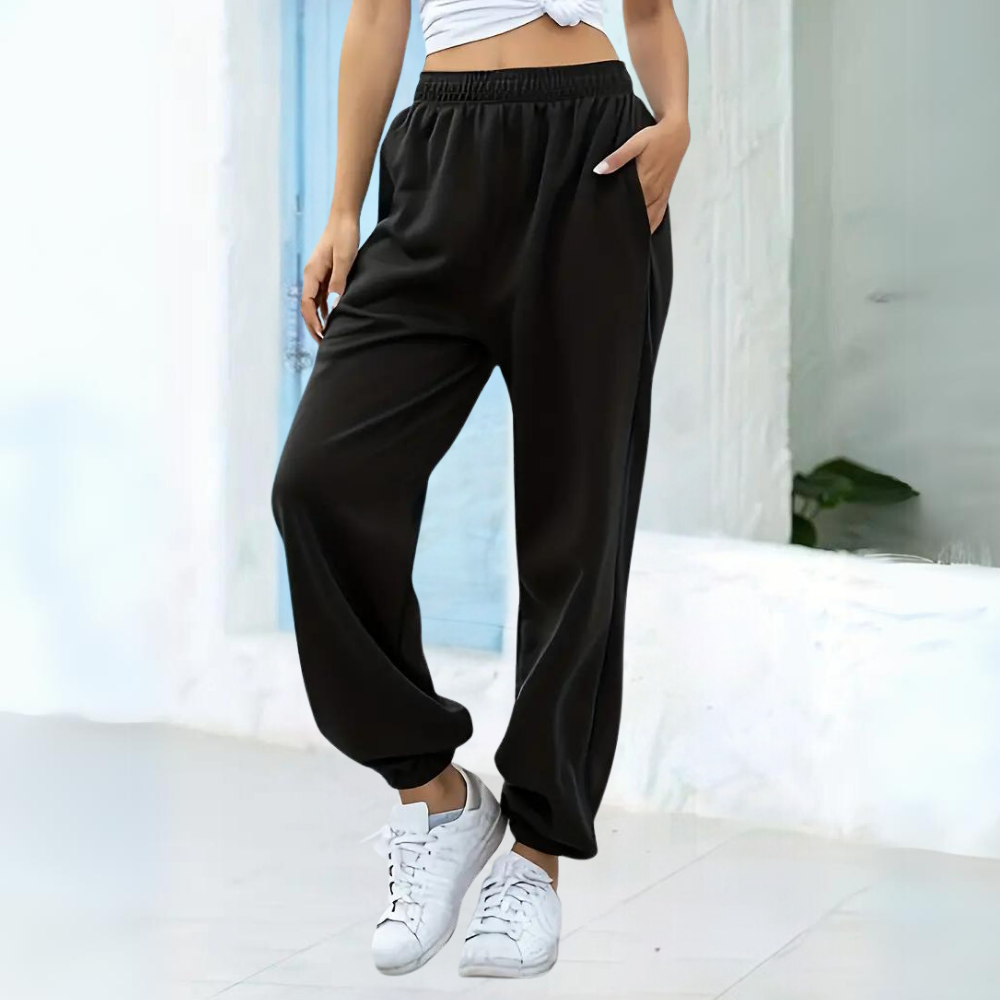 Elegant women's sweatpants ideal for everyday, comfortable styling
