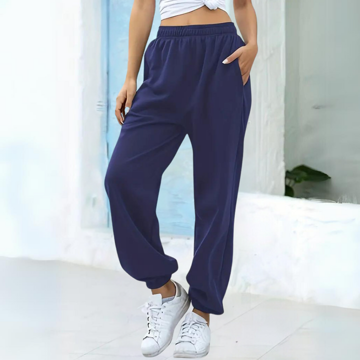 Elegant women's sweatpants ideal for everyday, comfortable styling