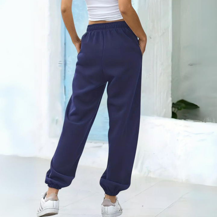 Elegant women's sweatpants ideal for everyday, comfortable styling