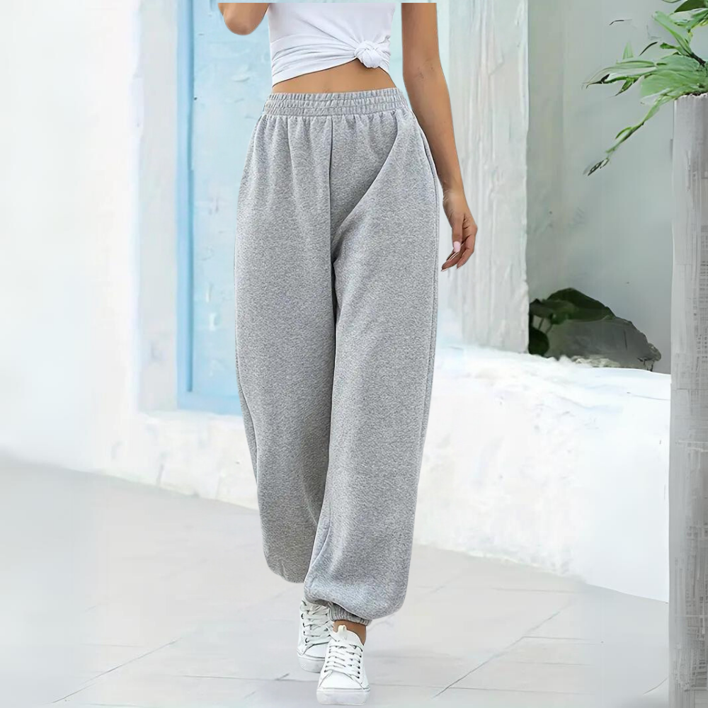 Elegant women's sweatpants ideal for everyday, comfortable styling