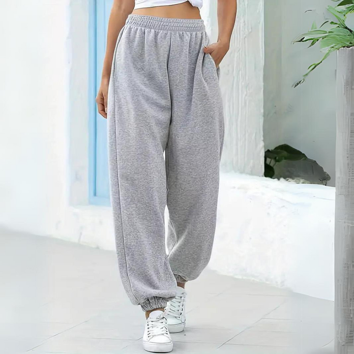 Elegant women's sweatpants ideal for everyday, comfortable styling