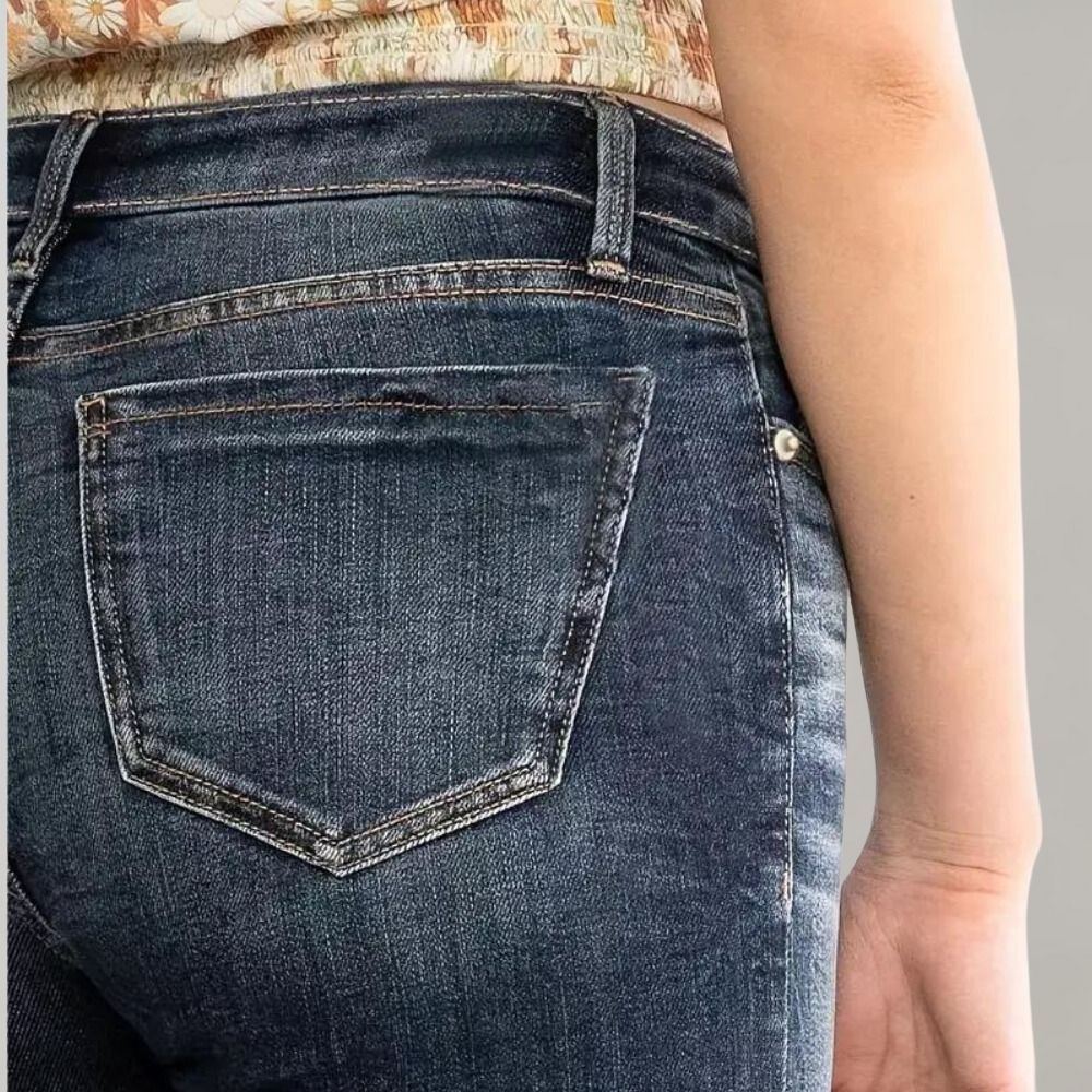 Elegant Annemari - Lightweight trousers with double buttons for a unique style