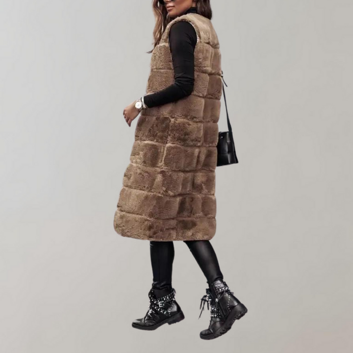 Stylish and elegant women's winter jacket - Haika Collection