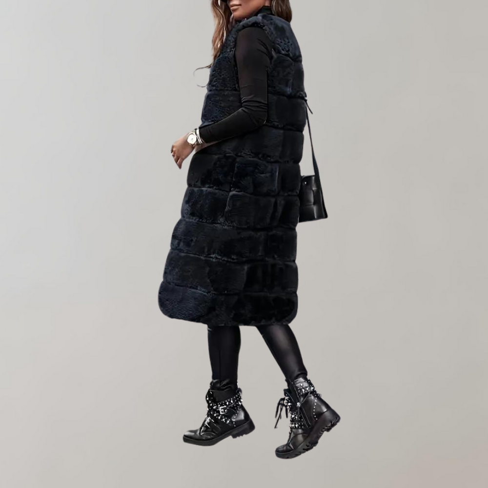 Stylish and elegant women's winter jacket - Haika Collection