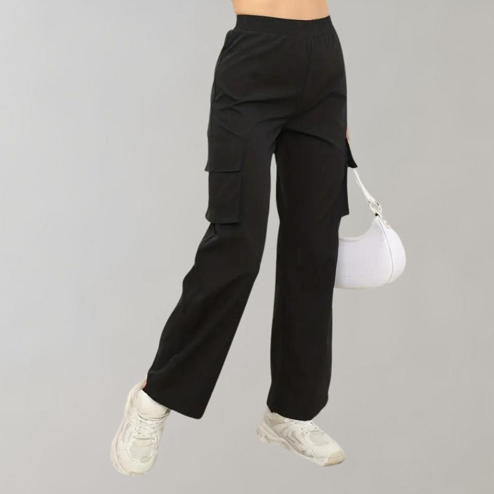 Stylish Marja cargo trousers for women with functional slip pockets