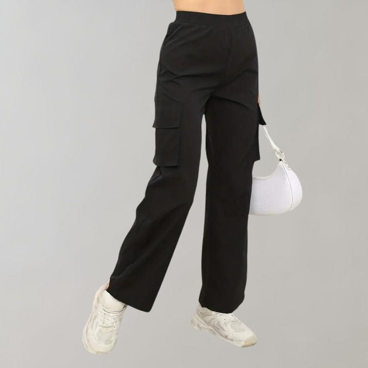 Stylish Marja cargo trousers for women with functional slip pockets
