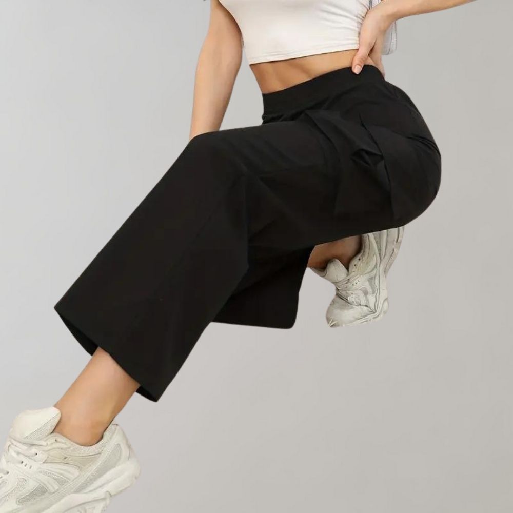 Stylish Marja cargo trousers for women with functional slip pockets