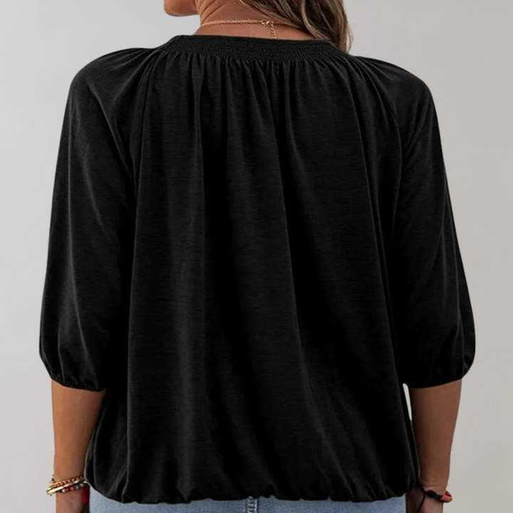 Women's Cornelia T-shirt - Classic elegance and sophistication at your fingertips