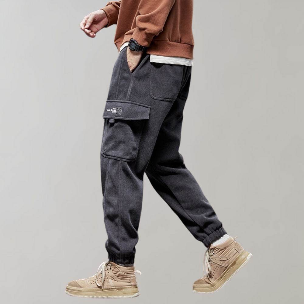 Men's Cargo Osvald trousers in corduroy - a combination of elegance and comfort for everyday wear!