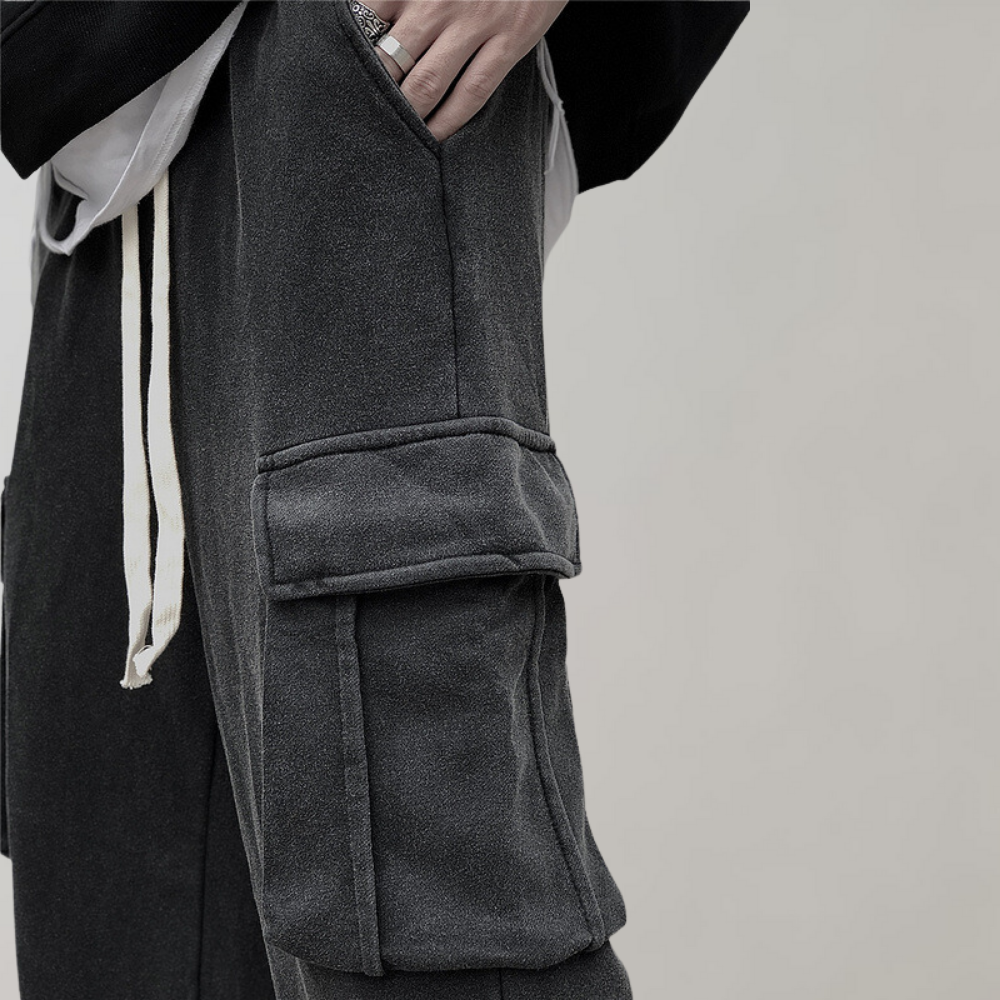 Elegant corduroy cargo trousers with adjustable drawcord - perfect styling for any occasion!