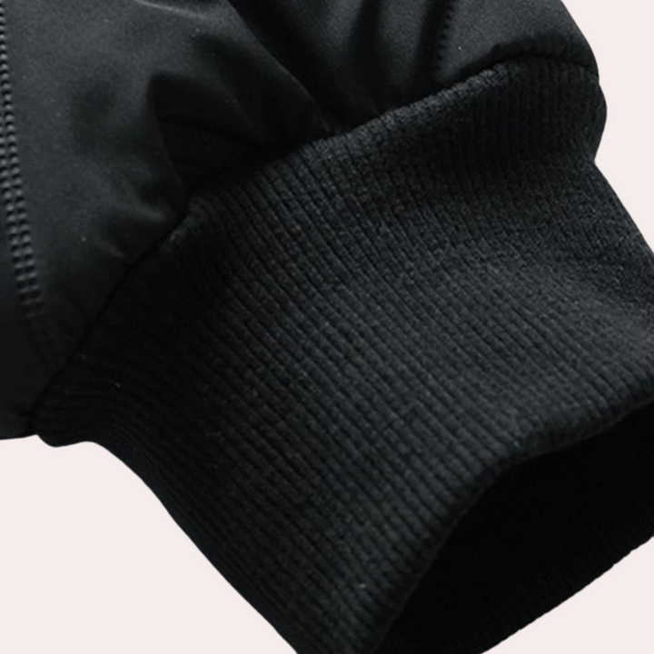 Frederik - a smart men's sports windbreaker that combines style and comfort