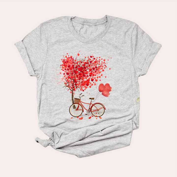 Stylish Mirielle women's T-shirt: elegance with a unique decorative print