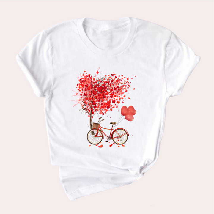 Stylish Mirielle women's T-shirt: elegance with a unique decorative print