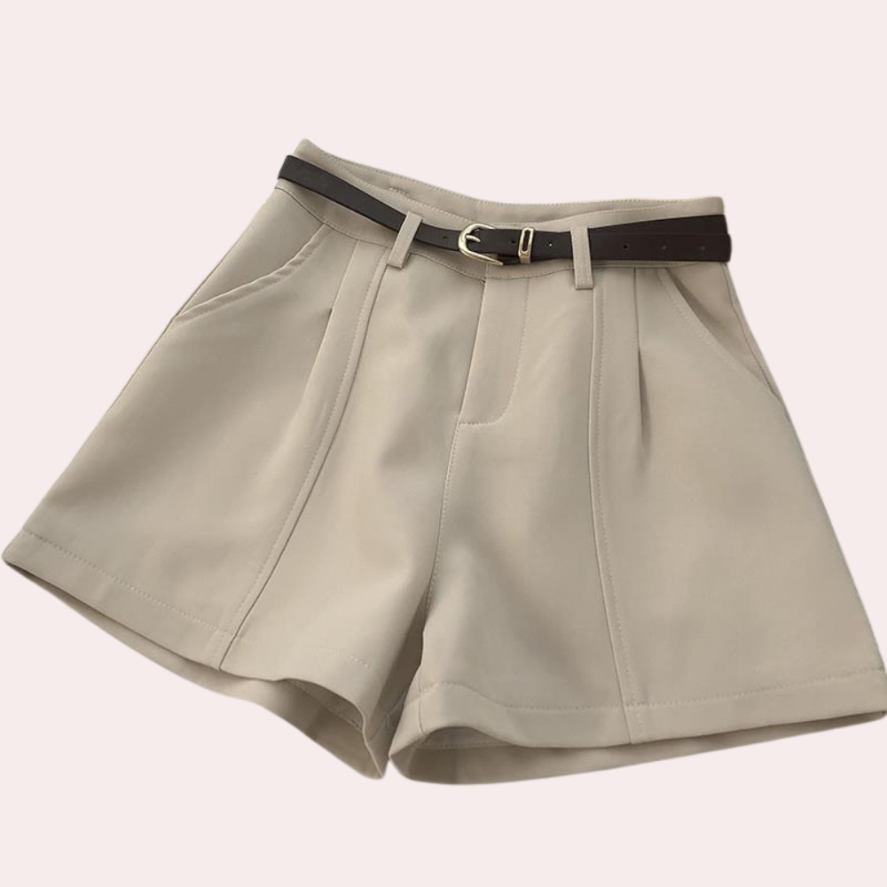 Klaras - Stylish women's shorts with loose, airy legs for summer