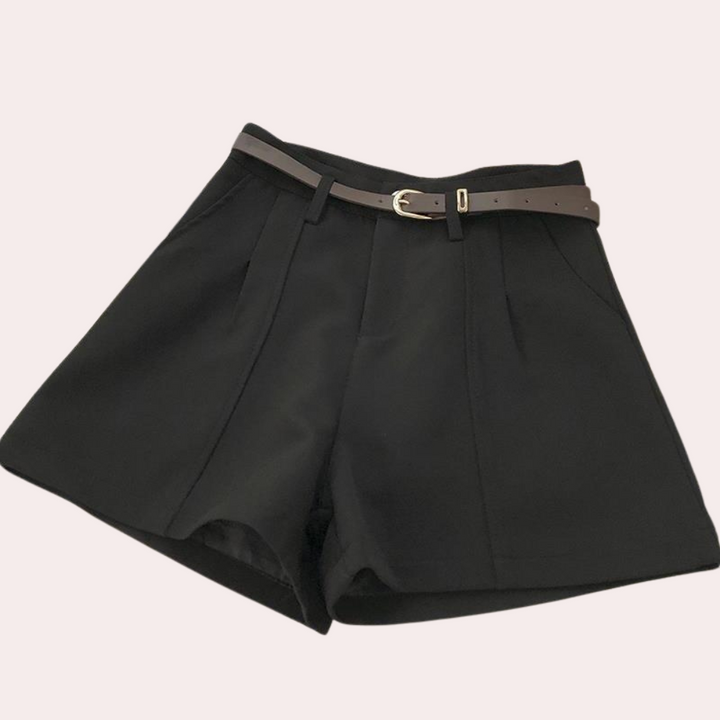 Klaras - Stylish women's shorts with loose, airy legs for summer